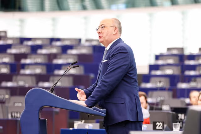 Fotografie 19: EP Plenary session - Oral question - Promised revision of the EU animal welfare legislation and the animal welfare-related European citizens’ initiatives