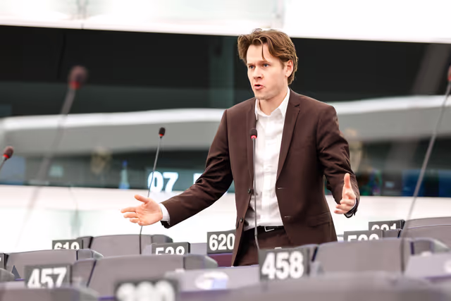 Fotografie 18: EP Plenary session - Oral question - Promised revision of the EU animal welfare legislation and the animal welfare-related European citizens’ initiatives