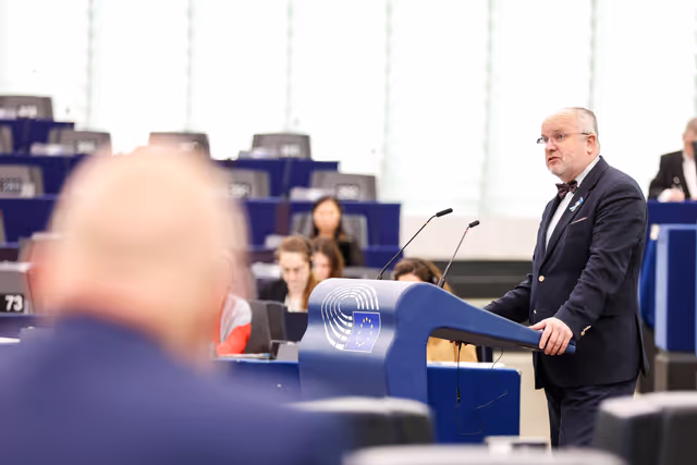 Fotografie 17: EP Plenary session - Oral question - Promised revision of the EU animal welfare legislation and the animal welfare-related European citizens’ initiatives