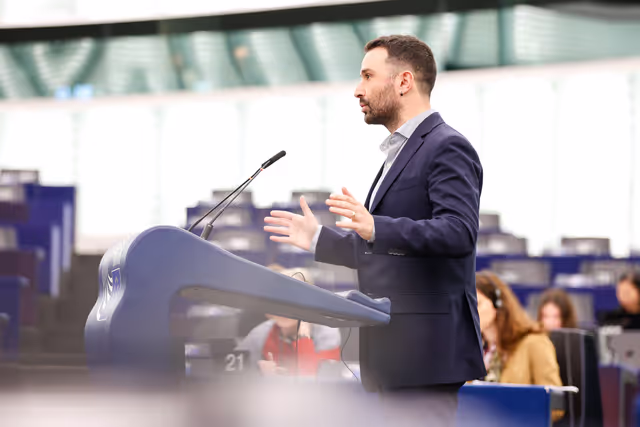 Fotografie 16: EP Plenary session - Oral question - Promised revision of the EU animal welfare legislation and the animal welfare-related European citizens’ initiatives