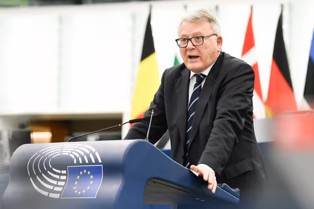 Photo 17: EP Plenary session  - Council and Commission statements - Deterioration of living conditions in the EU
