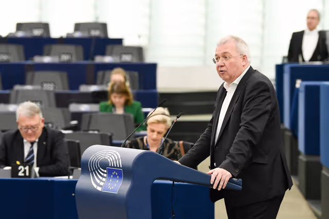 Photo 14: EP Plenary session  - Council and Commission statements - Deterioration of living conditions in the EU