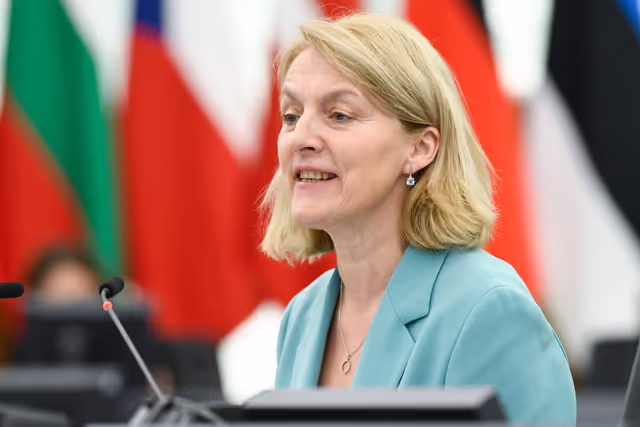 Photo 4: EP Plenary session  - Council and Commission statements - Deterioration of living conditions in the EU