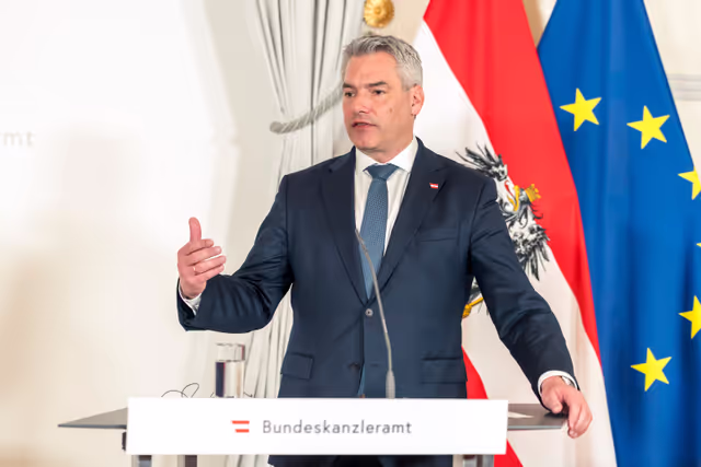 Official visit by Roberta METSOLA, EP President to Austria - Meeting with Karl NEHAMMER, Austrian Federal Chancellor