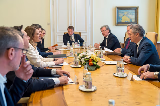 Fotó 7: Official visit by Roberta METSOLA, EP President to Ljubljana (Slovenia) - Meeting with Robert GOLOB, Slovenian Prime Minister