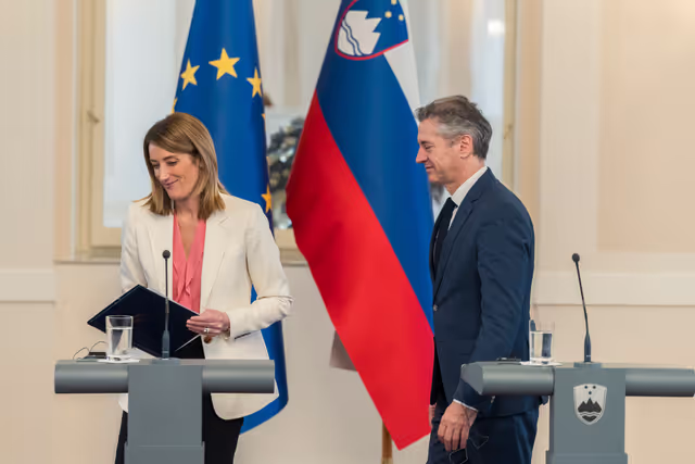 Fotó 1: Official visit by Roberta METSOLA, EP President to Ljubljana (Slovenia) - Joint Press Point with  Robert GOLOB, Slovenian Prime Minister