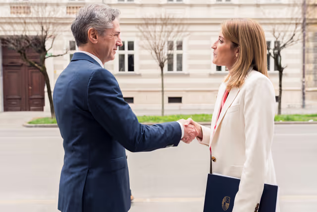 Fotó 5: Official visit by Roberta METSOLA, EP President to Ljubljana (Slovenia) - Meeting with Robert GOLOB, Slovenian Prime Minister