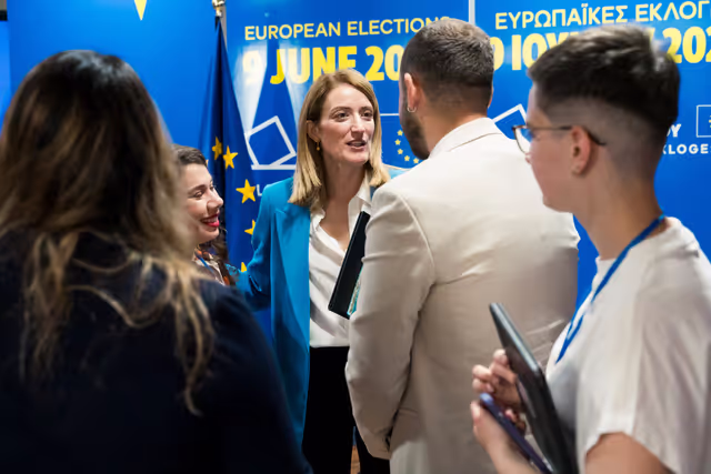 Φωτογραφία 2: Official visit by Roberta METSOLA, EP President to Cyprus - Participation to a round-table discussion with young people