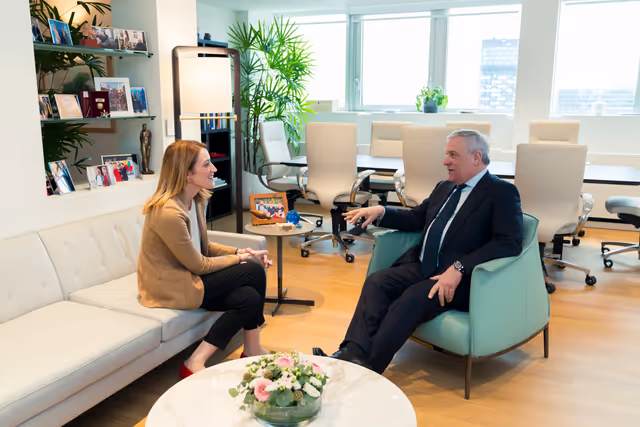 Fotografie 2: Roberta METSOLA, EP President meets with Antonio TAJANI, Italian Minister for Foreign Affairs
