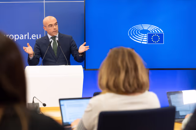 Foto 33: Press conference on Migration Pact files