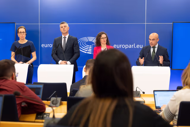 Foto 32: Press conference on Migration Pact files