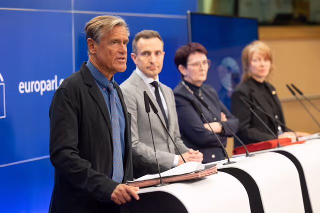Foto 23: Press conference on Migration Pact files