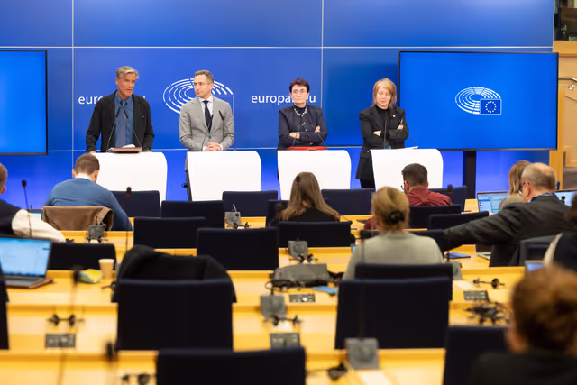 Press conference on Migration Pact files