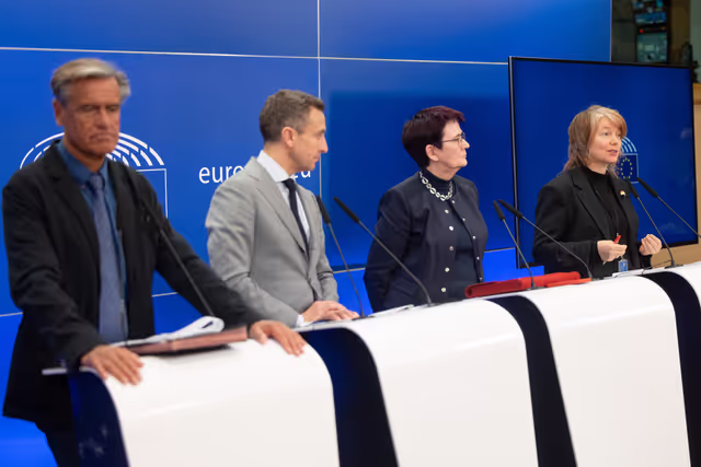 Foto 6: Press conference on Migration Pact files