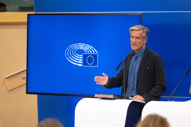 Foto 5: Press conference on Migration Pact files