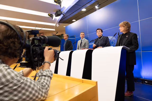 Foto 13: Press conference on Migration Pact files