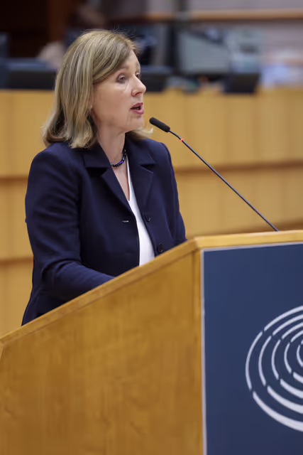 Photo 32: EP Mini-Plenary Session - Council and Commission statements - New allegations of Russian interference in the European Parliament, in the upcoming EU elections and the impact on the Union