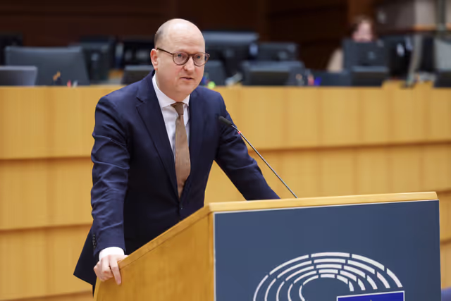 Photo 6: EP Mini-Plenary Session - Council and Commission statements - New allegations of Russian interference in the European Parliament, in the upcoming EU elections and the impact on the Union