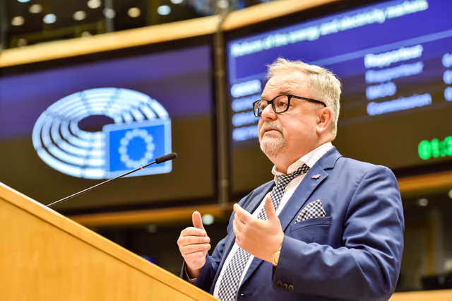 Valokuva 33: EP Mini-Plenary Session - Joint debate - Reform of the energy and electricity markets