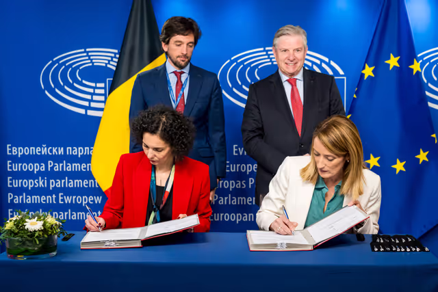 LEX signing ceremony in presence of Roberta METSOLA, EP President