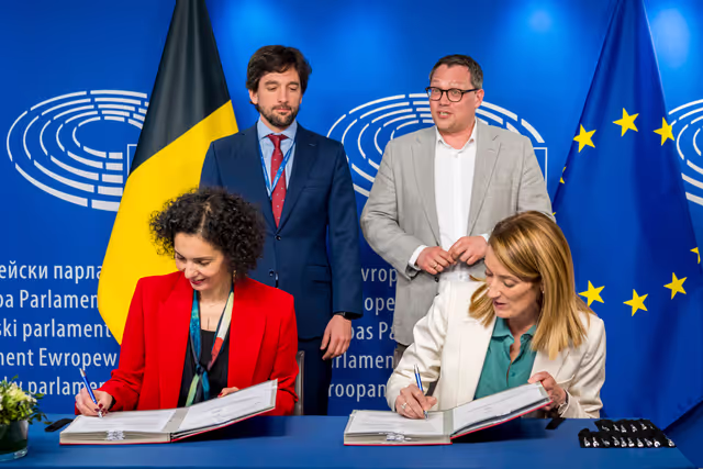 Foto 19: LEX signing ceremony in presence of Roberta METSOLA, EP President