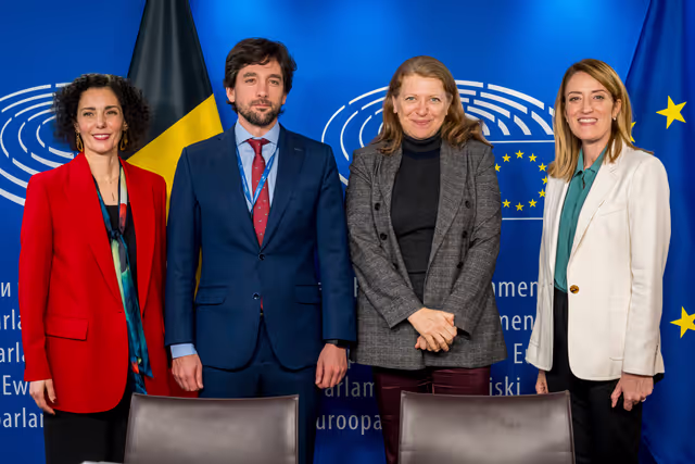 Foto 16: LEX signing ceremony in presence of Roberta METSOLA, EP President