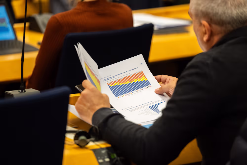 Presentation of final Eurobarometer survey data of public opinion before 2024 elections
