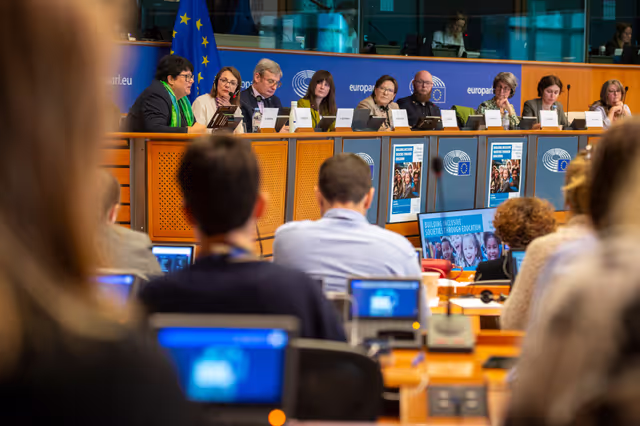 Foto 27: The role of primary schools High-level debate