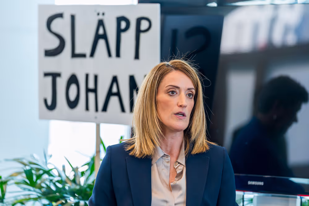 Roberta METSOLA, EP President visits Vigil in support of Johan FLODERUS