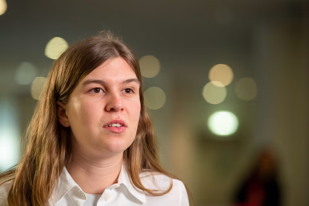 Interviews with the cast for the Hero movie