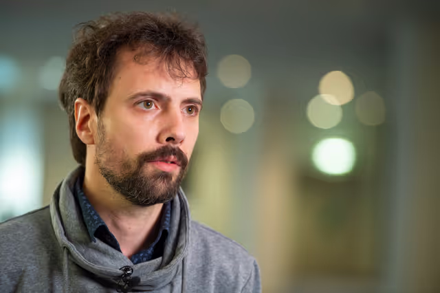 Foto 10: Interviews with the cast for the Hero movie