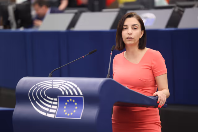 Foto 50: EP Plenary session - Combating violence against women and domestic violence