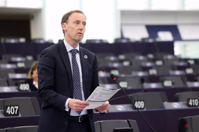 Foto 10: EP Plenary session - Combating violence against women and domestic violence