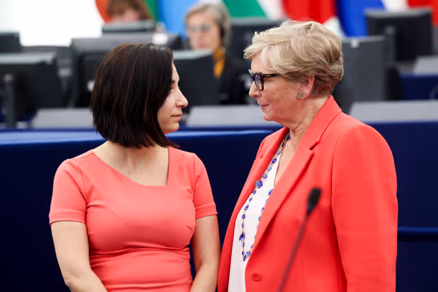 Foto 2: EP Plenary session - Combating violence against women and domestic violence