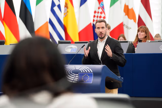 Photo 26: EP Plenary session - Joint Debate - Disability cards