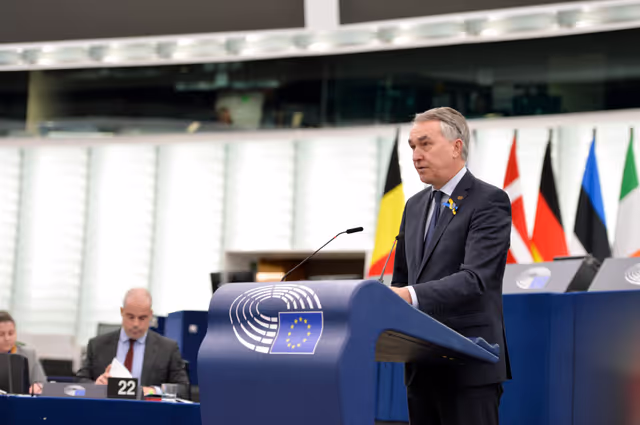 Photo 36 : EP Plenary session - Commission statement - The use of Russian frozen assets to support Ukraine’s victory and reconstruction