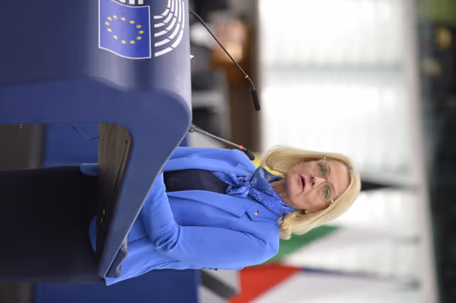 Photo 31 : EP Plenary session - Commission statement - The use of Russian frozen assets to support Ukraine’s victory and reconstruction