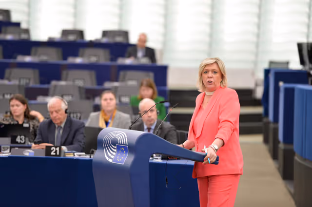 Photo 30 : EP Plenary session - Commission statement - The use of Russian frozen assets to support Ukraine’s victory and reconstruction