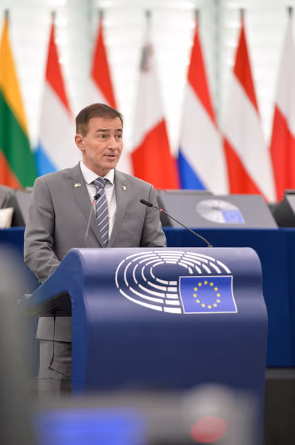 Photo 25 : EP Plenary session - Commission statement - The use of Russian frozen assets to support Ukraine’s victory and reconstruction