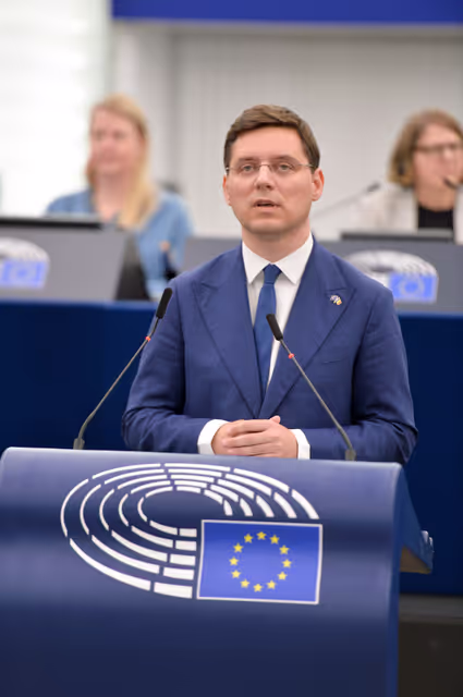 Photo 17 : EP Plenary session - Commission statement - The use of Russian frozen assets to support Ukraine’s victory and reconstruction