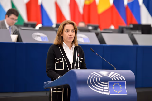 Photo 10 : EP Plenary session - Commission statement - The use of Russian frozen assets to support Ukraine’s victory and reconstruction