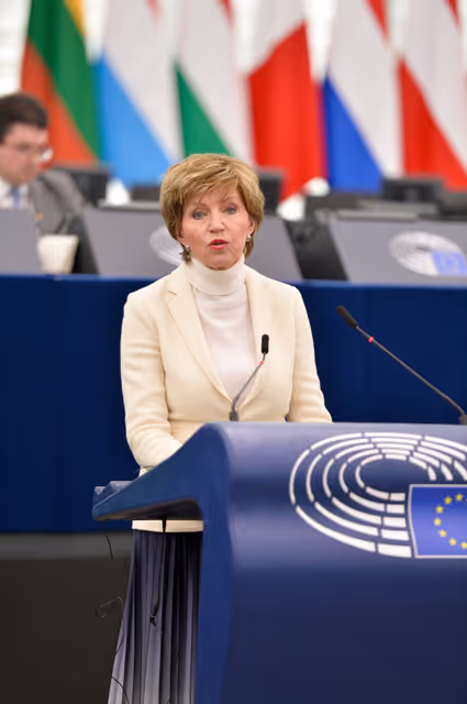 Photo 7 : EP Plenary session - Commission statement - The use of Russian frozen assets to support Ukraine’s victory and reconstruction