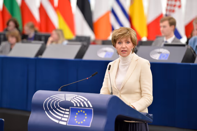 Photo 8 : EP Plenary session - Commission statement - The use of Russian frozen assets to support Ukraine’s victory and reconstruction