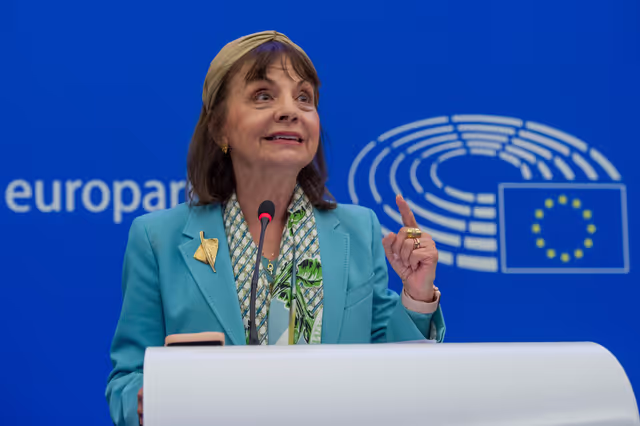 Photo 16: Press conference on the adoption of the Forced Labour Regulation