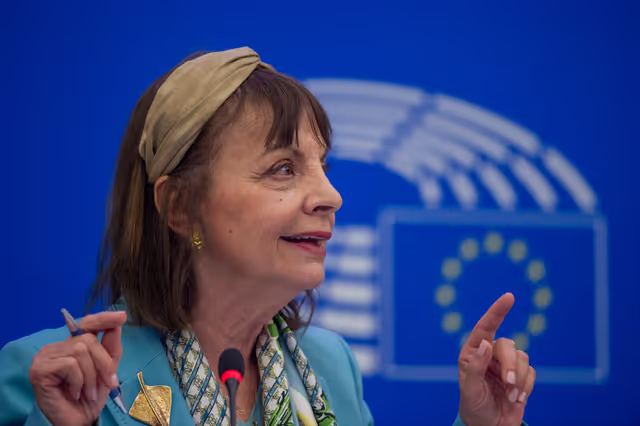 Photo 14: Press conference on the adoption of the Forced Labour Regulation