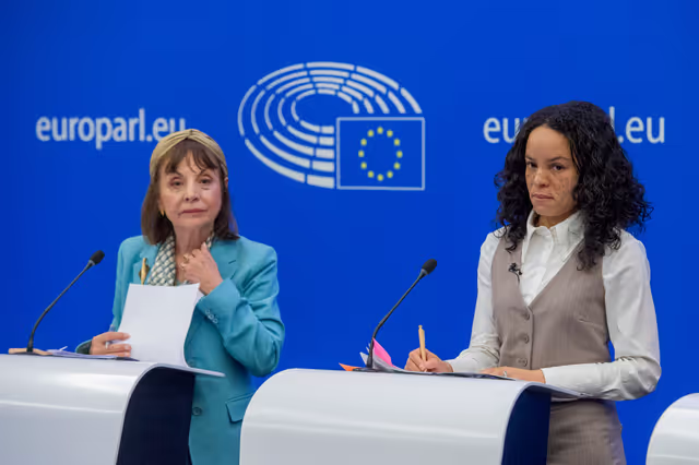 Photo 5: Press conference on the adoption of the Forced Labour Regulation