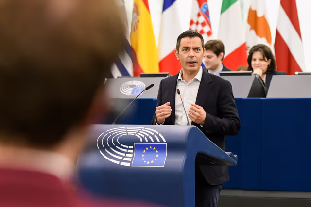 Foto 49: EP Plenary session - Council and Commission statements - Forging a sustainable future together: economic, social and territorial challenges for a competitive, cohesive and inclusive Europe