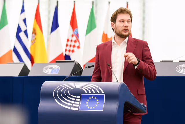 Foto 45: EP Plenary session - Council and Commission statements - Forging a sustainable future together: economic, social and territorial challenges for a competitive, cohesive and inclusive Europe