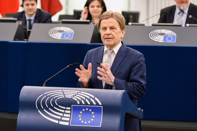 Foto 37: EP Plenary session - Council and Commission statements - Forging a sustainable future together: economic, social and territorial challenges for a competitive, cohesive and inclusive Europe