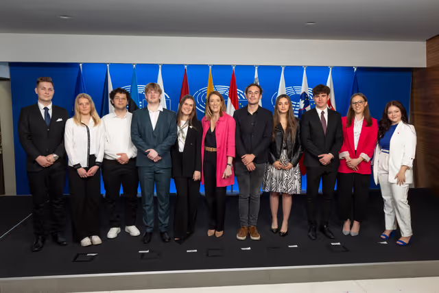 Photo 6: 20th Anniversary of the 2004 EU Enlargement - Arrivals and family photo